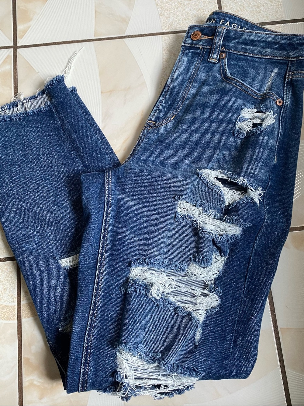 American Eagle Outfitters Women's Dark Blue Distressed Skinny Jeans
